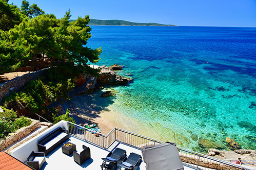 Apartment next to the sea on Hvar